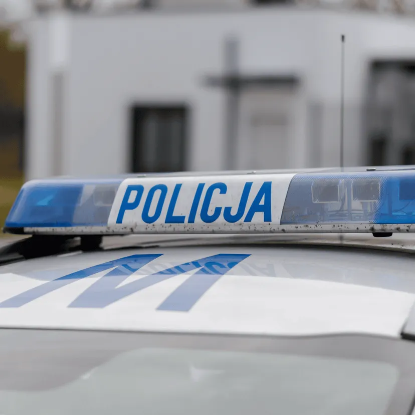 Oszuści znaleźli nowy sposób, pukają do drzwi w środku nocy. Tak seniorka straciła 120 tys. zł