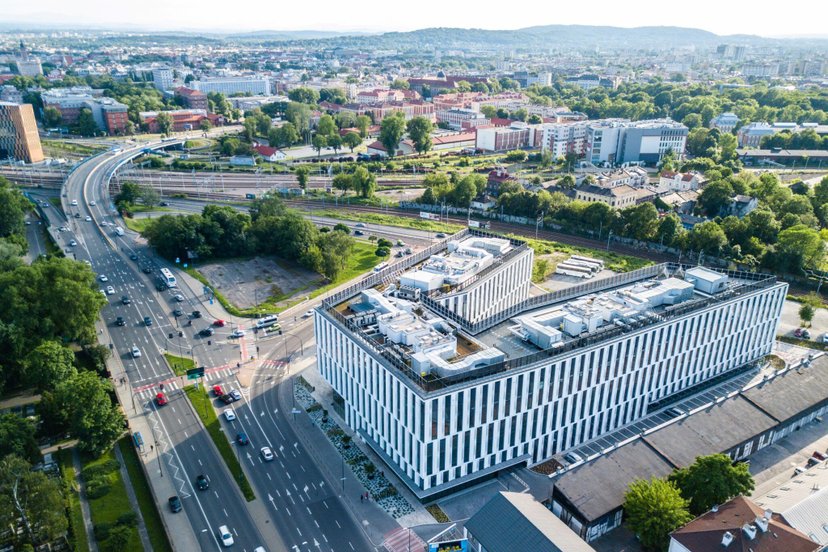 Brytyjski gigant stawia na Polskę. Można znaleźć zatrudnienie na dobrych warunkach
