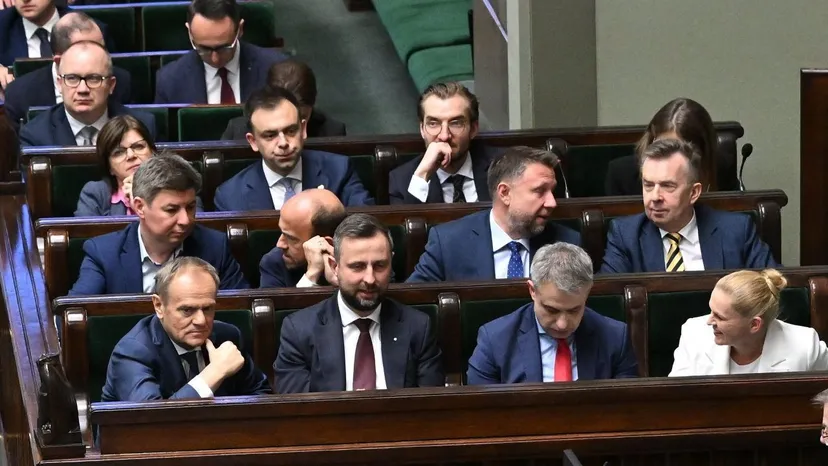 Przełomowa decyzja rządu. Inspektor wejdzie do firmy i zmieni zlecenie w etat