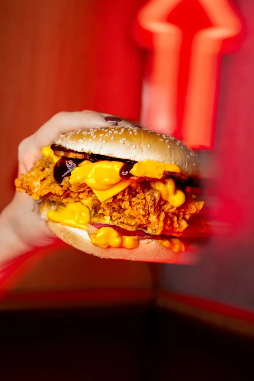 Znaleźli w KFC przeterminowane mięso. To ustaliły służby