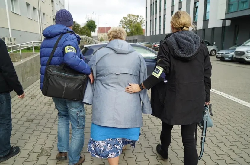 Wyłudziły prawie 40 mln zł z dotacji oświatowych. Dyrektorki polskich szkół zatrzymane