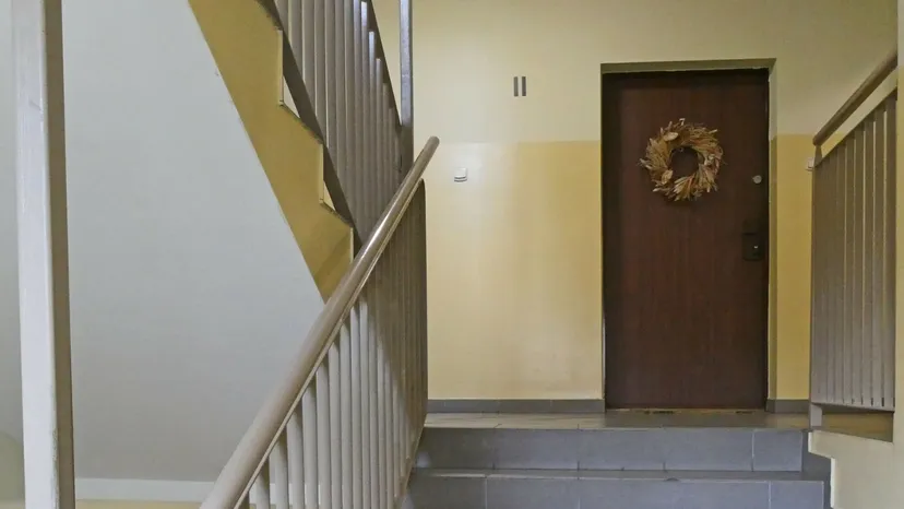 Nawet 30 tys. zł kary za zagracanie klatki w bloku. Te organy mogą przeprowadzić kontrole