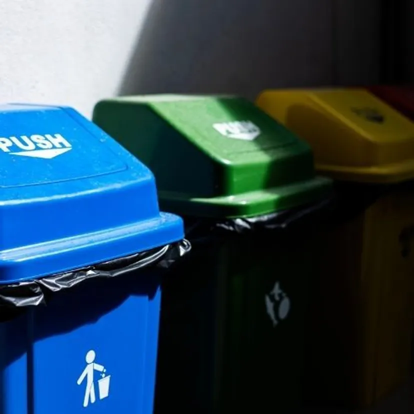 Wielkie zmiany w segregacji odpadów od 5 października. W gminie Oleśnica już rozdają darmowe pojemniki. Zmiany czekają resztę kraju?