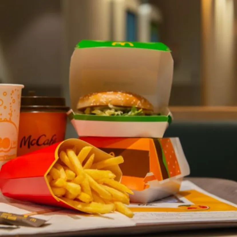 Zjadła burgera w McDonald's i trafiła do szpitala. 15-latka kolejną ofiarą zatrucia w USA