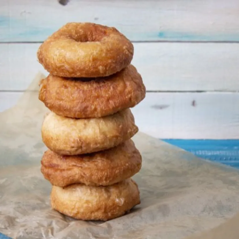 Przepis na te oponki serowe mam z notatnika babci. Dopisek o wyborze twarogu jest kluczowy
