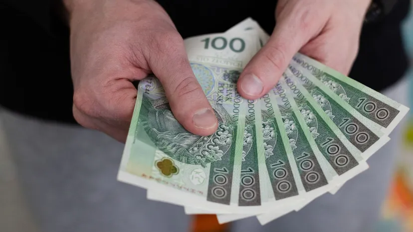 892 zł z urzędu co miesiąc od 1 czerwca 2026 r. Wystarczy spełnić jeden warunek