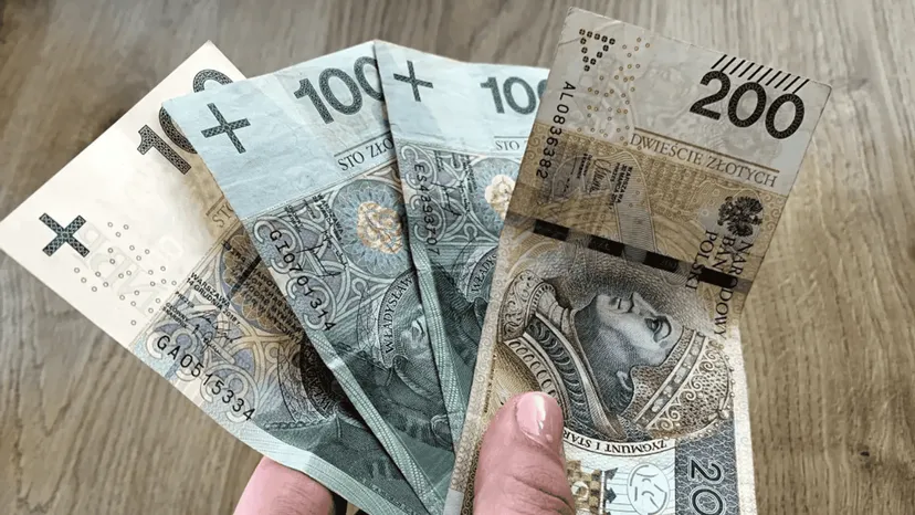 Od marca ZUS będzie wypłacać ponad 650 zł miesięcznie. Mało znane świadczenie trafi do tysięcy Polaków