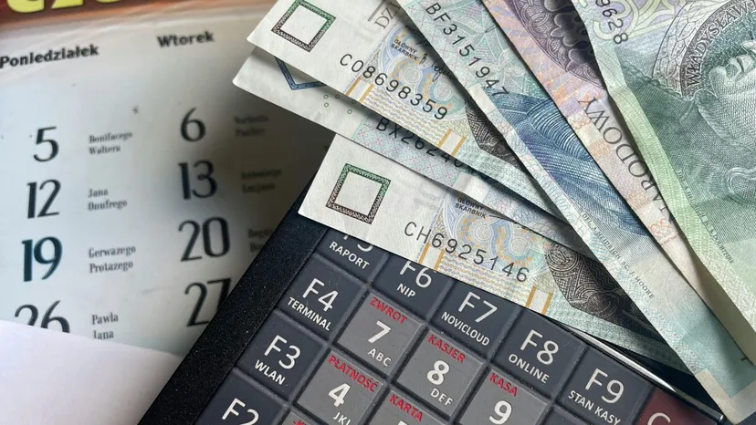 "Piętnastka" dla seniorów jeszcze w tym miesiącu. Emeryci muszą zrobić jedną rzecz