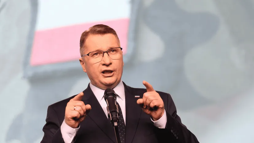 Czarnek domaga się zmian w 800 plus. Nie każde dziecko miałoby dostawać tyle samo