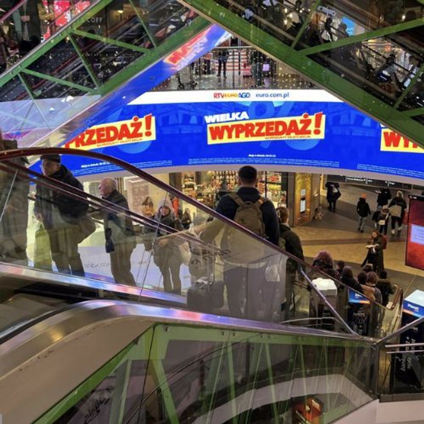 Tłumy na poświątecznych wyprzedażach w Lidlu i Biedronce. AGD nawet o połowę taniej. Tylko do końca miesiąca