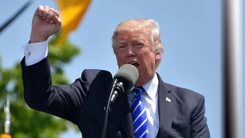 Duda uśmiechnął się do Trumpa, chodzi o broń atomową. “To nie jest delikatna dyplomacja”