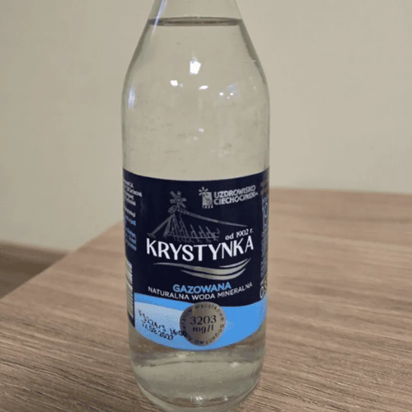 GIS wycofuje w całej Polsce. Fragmenty szkła w popularnej wodzie mineralnej