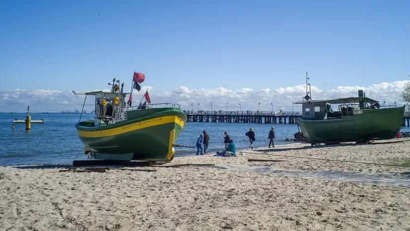 Niebezpieczeństwo nad Bałtykiem. Na plaży postawiono tablice, wejście do wody może skończyć się śmiercią