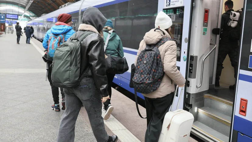 Rząd rozdaje 60 tys. darmowych biletów na pociągi. Można jeździć po Polsce i Niemczech