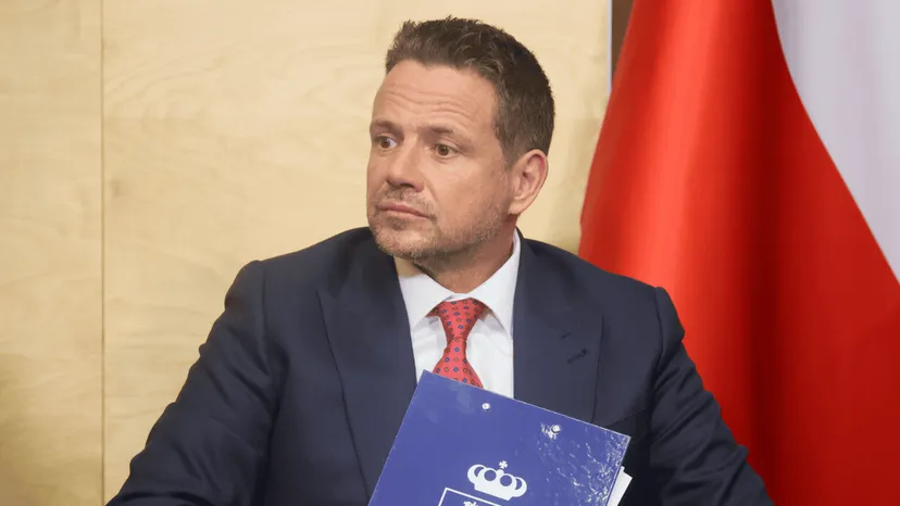 Rafał Trzaskowski podnosi pensje w urzędzie. Nowe wynagrodzenie robi wrażenie