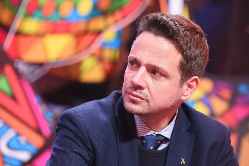 Rafał Trzaskowski dostanie podwyżkę, radni zdecydowali. Tyle będzie zarabiał prezydent Warszawy