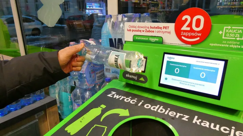 Pieniądze za butelki i puszki pod lupą skarbówki. Wiadomo, co z podatkiem od zarobku