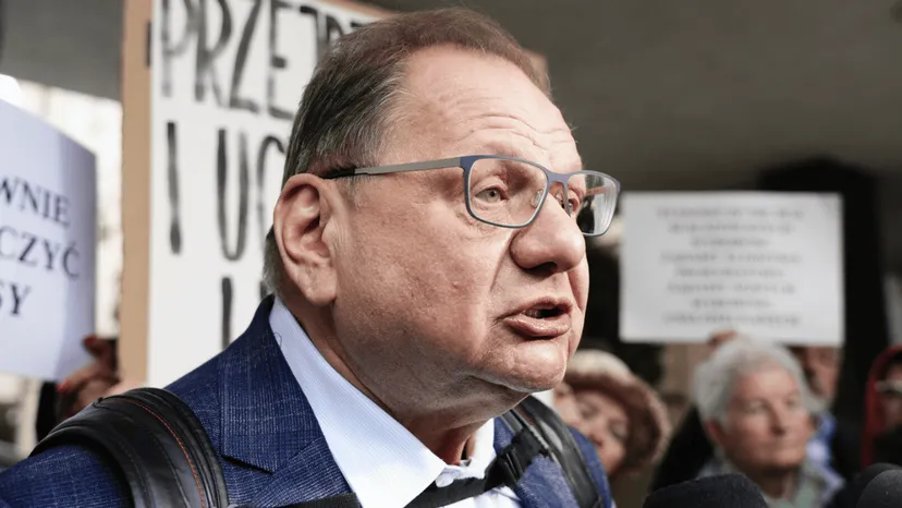 Anomalie w komisjach wyborczych. Ryszard Kalisz uderza w Dudę. “To nie przystoi prezydentowi”