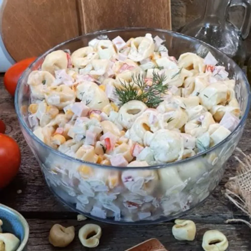 Taką sałatkę podam na Dzień Matki. Jest smaczniejsza niż jarzynowa i gyros