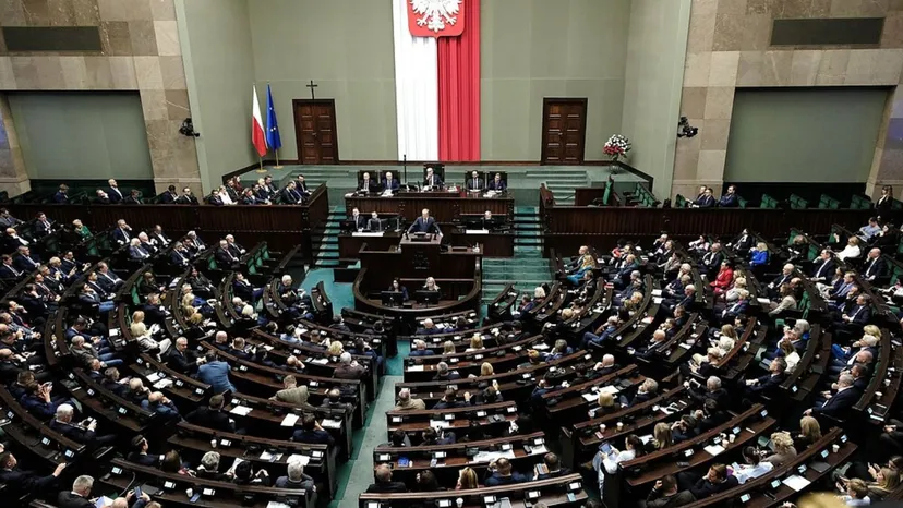 Wcale nie wojny. Polacy wskazali główne zagrożenie dla kraju. Politykom jest to na rękę