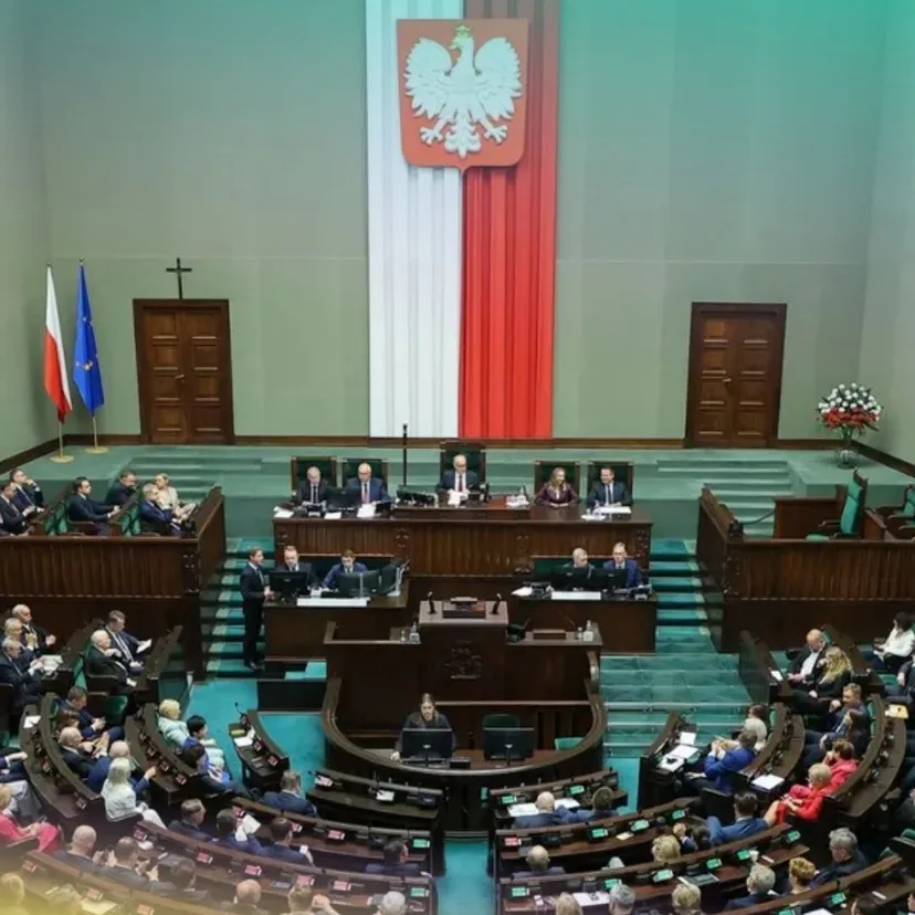 Kolejny wzrost cen paliw w Polsce. Jest ruch sejmu, uchwalono kluczową ustawę. Będzie nowy podatek?