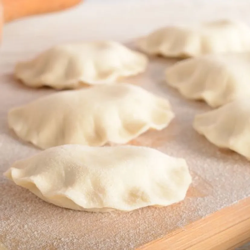 Takie pierogi podaję na obiad w Wielki Piątek. W farszu nie ma ani grama sera, ani ziemniaków