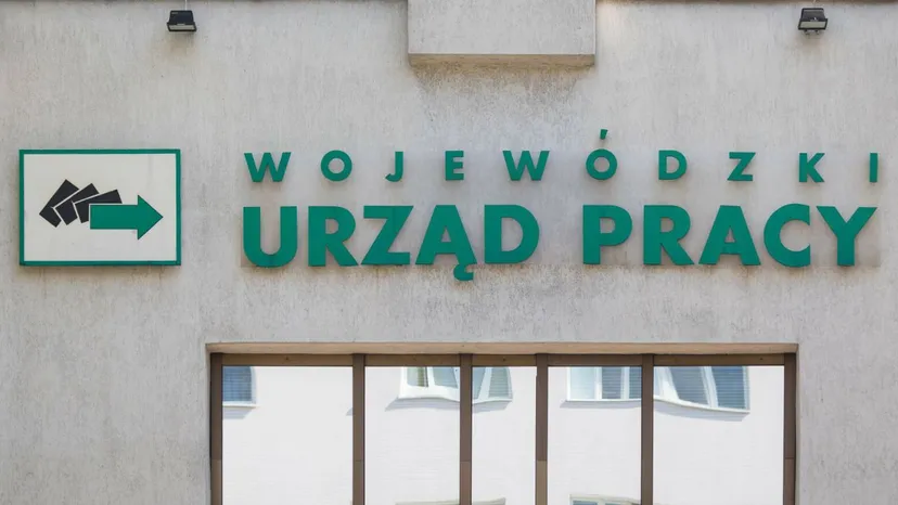 Fala zwolnień zalewa Polskę. W tych branżach i regionach jest najgorzej. Statystyki są zatrważające