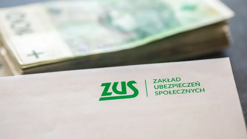 Mniej wniosków o nowe świadczenie, a ZUS wypłaca średnio 300 zł co miesiąc. Polacy z zastrzeżeniami