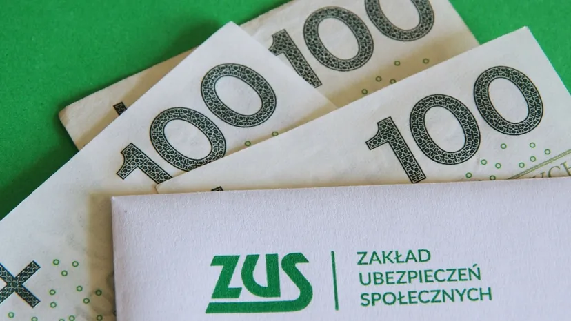 Pracował przez 67 lat. Tyle emerytury wypłaca mu ZUS, kwota powala