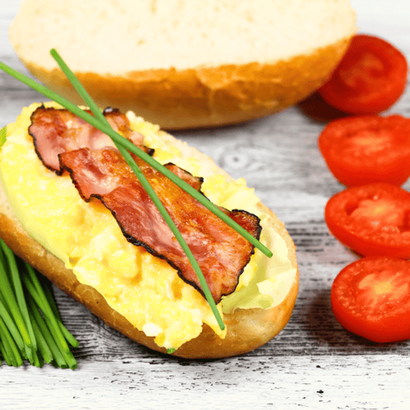 Żaden omlet, żadna jajecznica. Wachowicz robi zapiekankę z jajem