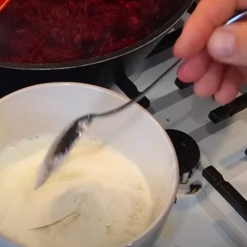Ten przepis na buraczki do obiadu dostałam od babci. Nie ma lepszego dodatku do mielonych