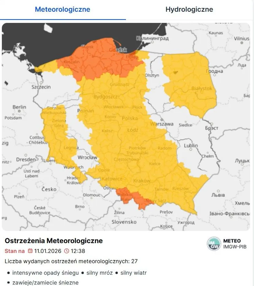 Polskie lotnisko zasypane, odwołane i opóźnione loty. Pasażerowie utknęli w terminalach