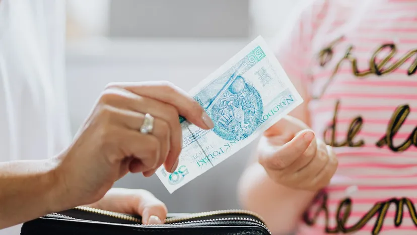 Chciał od syna 500 zł miesięcznie. Sprawa trafiła do sądu, wyrok może zaskoczyć