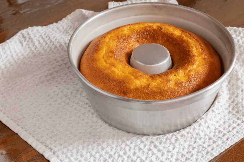 Ta babka wygląda jak deser z cukierni. Zamiast kolejnego suchego ciasta robię włoską ciambellę