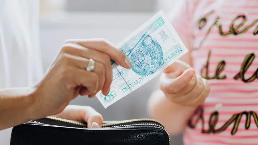 ZUS zmienia terminy wypłat 800 plus w sierpniu. Rodzice powinni to wiedzieć