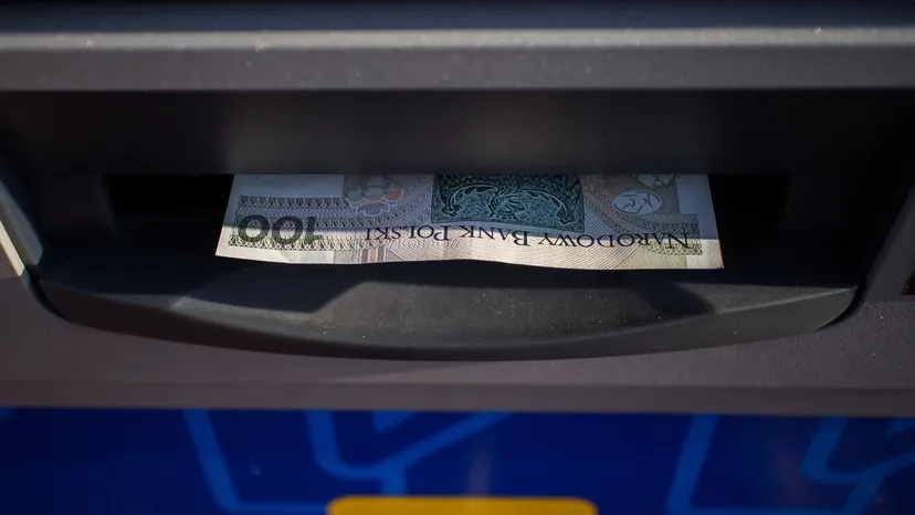 Koniec tanich wypłat z bankomatów. Gotówka będzie kosztować więcej