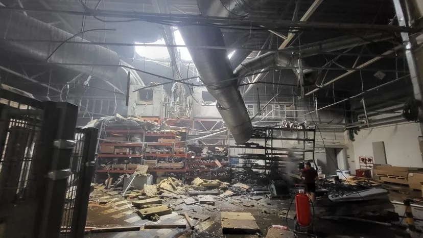 Atak Rosjan na polską fabrykę w Ukrainie. Ogień dokonał ogromnego zniszczenia. Barlinek apeluje o pomoc