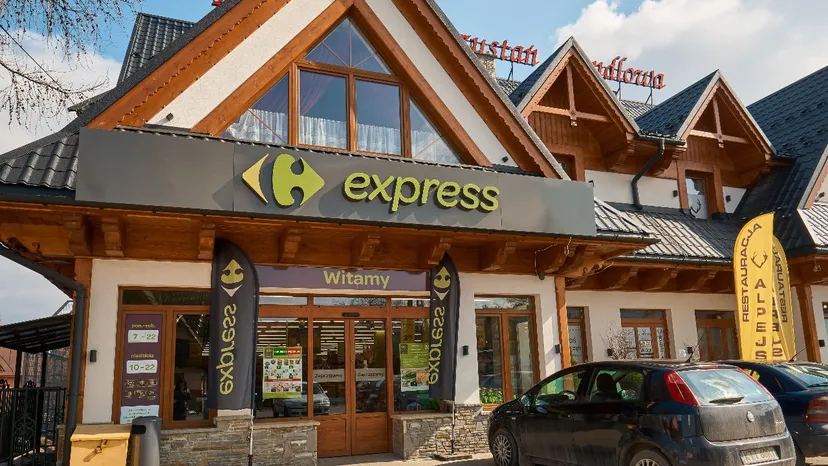 Carrefour częściowo zwija interes w Polsce. Zwolnienia chwilę przed świętami