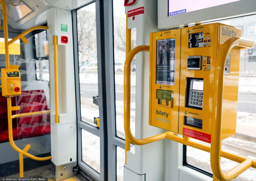 Biletomat pobrał pieniądze, a pasażer i tak dostał mandat. Taką odpowiedź otrzymał na reklamację