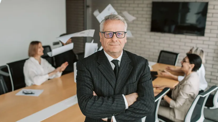 Anonimowość jako strategia. Co mówią badania o unikaniu rozpoznawalności?