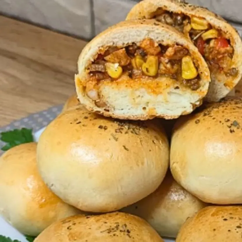 Żadna zupa, żadna sałatka. Bułeczki gyros to raj dla podniebienia