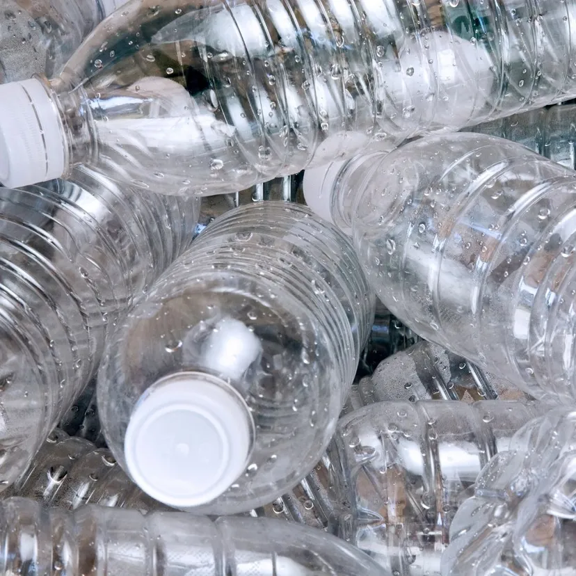 Emeryt znalazł sposób na dodatkowe pieniądze. Na kaucji zarabia nawet 300 zł tygodniowo