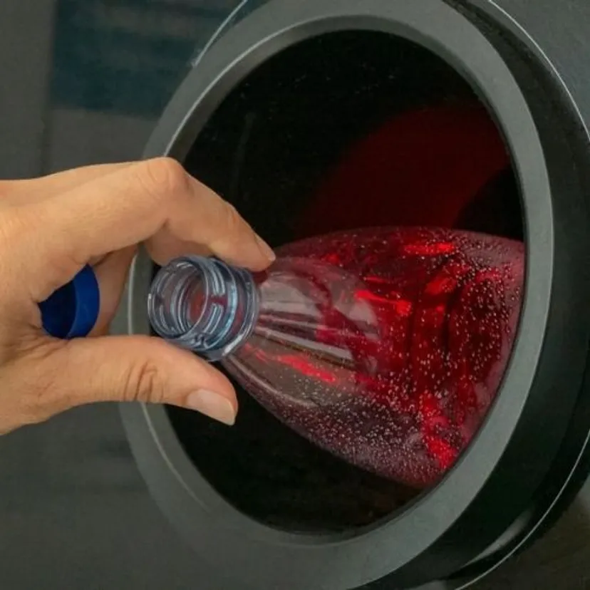 Lidl zmienia zasady zwrotu butelek i puszek. Teraz pod automatami ustawiają się kolejki
