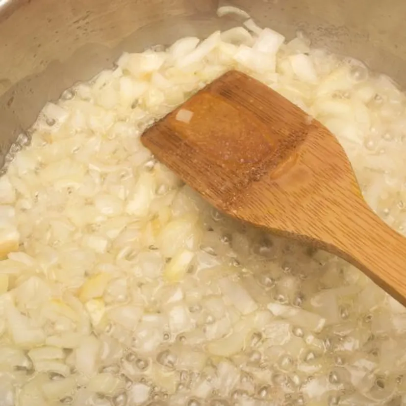 To najlepsza zupa, jaką ugotujesz z młodych ziemniaków. Smakuje jak marzenie
