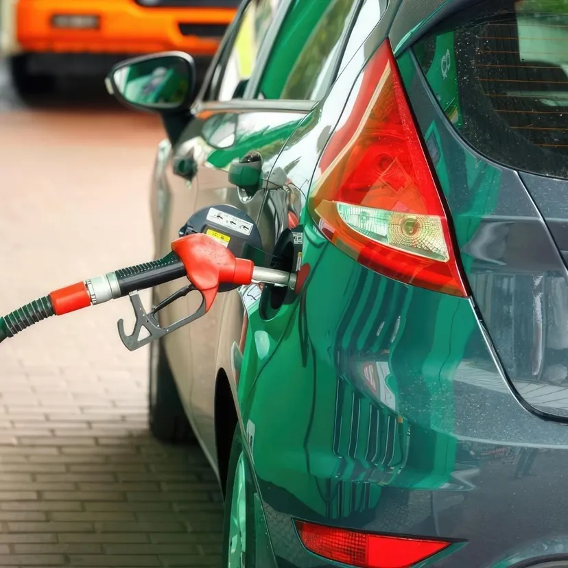 Ważny apel Senatu do prezydenta. Domagają się działań ws. ustawy paliwowej