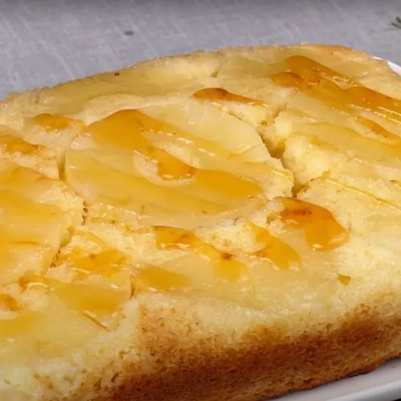 Rodzina ciągle prosi mnie o to ciasto. Smakuje jak marzenie, lepiej zrób od razu dwie blaszki