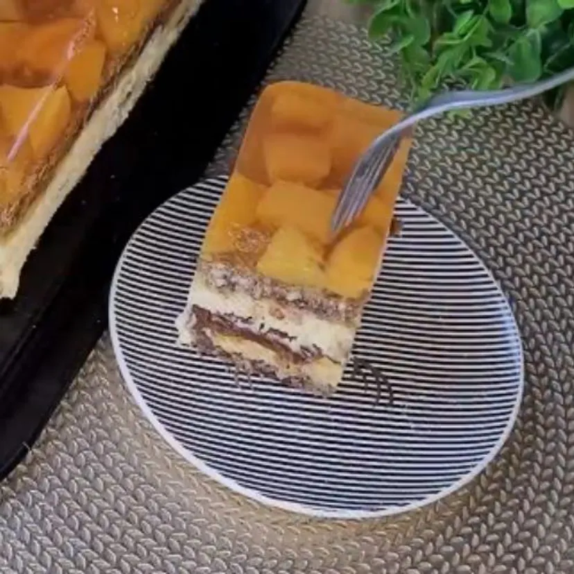 To proste ciasto z galaretką jest hitem w moim domu. Dzieciaki je uwielbiają