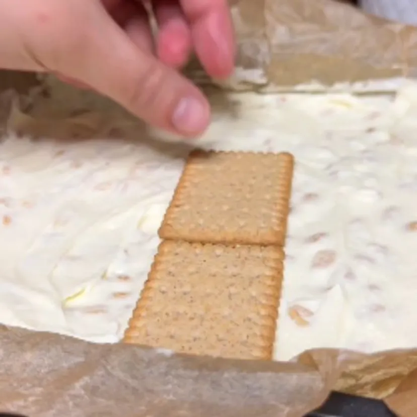 Zrobiłam szybkie ciasto bez pieczenia. Smakuje jak uwielbiany batonik
