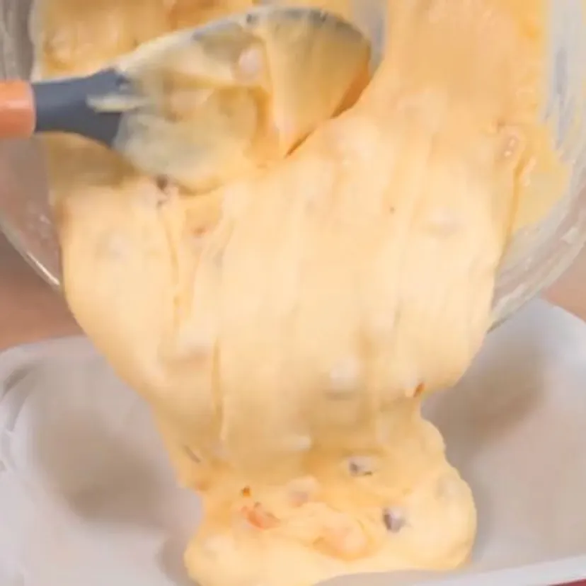 Ostatnio to moje ulubione ciasto. Jest mięciutkie i zawsze się udaje, lepsze niż z cukierni