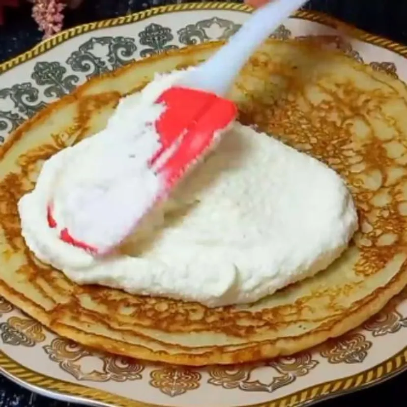 Wygląda jak tort, ale to ciasto z owoców i twarogu jest dużo lepsze